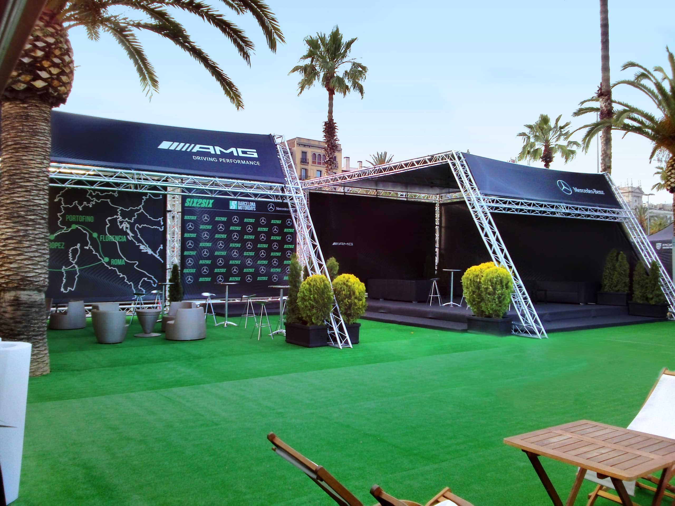 outdoor-mercedesbenz-stand-comercial-promotorevents